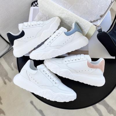 China 2020 Fashion Women's Running Sneakers Queen Designer Sport Platform Fashion White Sepatu Luxury Custom Ladies' Sweat-absorbent S Fashion Sneakers for sale