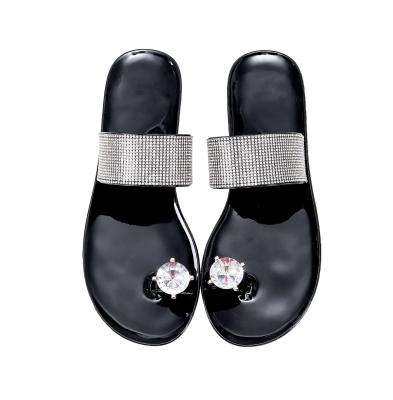 China Quick-drying 2021 new fashion women's hot sale slippers European and American fashion rhinestone slippers women's flat bottom slippers for sale