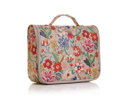 China Fashoion 2019 New Girls Flowers Blossom Toiletry Bag Travel Cosmetic Makeup Kit Hanging Bag for sale