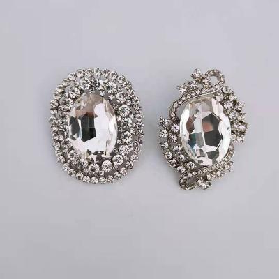 China Crystal Wholesale Large Oval Crystal Brooch, Rhinestone Corsage Embellished Decoration For Ladies for sale