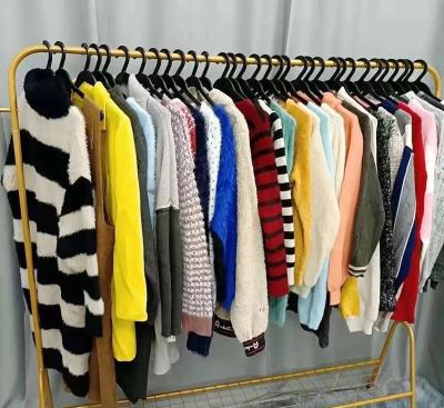 China 100% Cotton Stocklot Surplus Apparels Branded Ladies Sweaters Autumn Fashion Casual Long Sleeve Smart Women's Stock Lot for sale