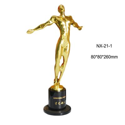 China Exquisite High Quality Metal Sports Trophy Shields Custom Rolling Gold Foil Cup for sale