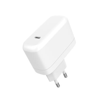 China 65.0mm*28.0mm*60.3mm USA Plug Fast Charging 30W Type-C PD Wall Charger For iPhone USB C Travel Charger For Mobile Phone for sale