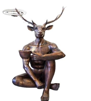 China Europe 2021 New Design Abstract Decoration Cast Bronze Sitting Deer Statue For Hot Sale for sale