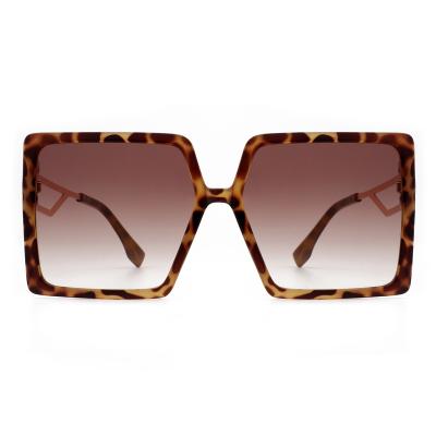 China Oversized women's sunglasses fashion cat.3 UV400 metal frame shape sunglasses for sale