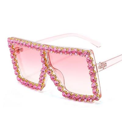 China Fashion 17905 Sunglasses Shape Luxury Oversized Sunglasses Diamond Women Sunglasses for sale