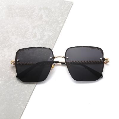 China Luxury Men's Sunglasses Metal Frame Trendy Sunglasses Fashion UV400 Sunglasses for sale