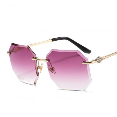 China Fashion Sunglasses Uv400 Trending Custom Frameless Sunglasses Women Shade Sun Glasses for sale