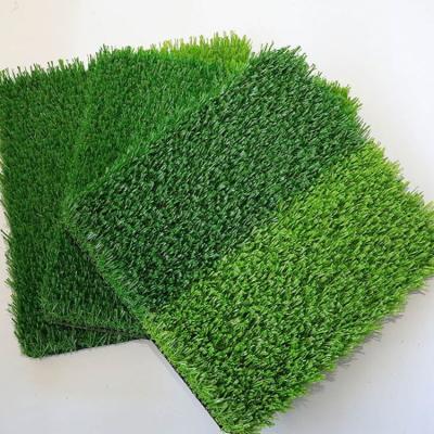 China Premium Thick Faux Grass Green Synthetic Lawn Outdoor Football Turf Pe Artificial Grass Carpet For Sports Flooring for sale