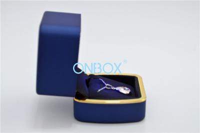 China Rubber Painting Pendant Jewelry Box With LED Light ODM for sale