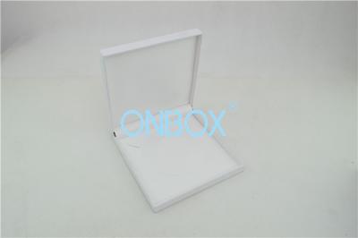 China Cajas de empaquetado de la joyería elegante del Libro Blanco del collar de las mujeres que cosen el top blanco de la piel sintética en venta