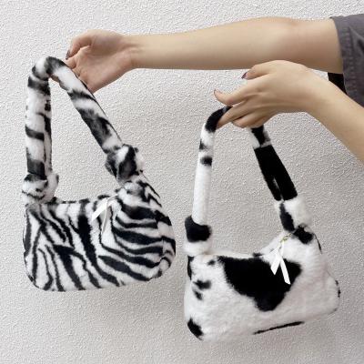 China Zebra Patroon Schouder Onderarm Zak Vrouwelijke Pluche Herfst Handtas Zachte Warme Bont Tote Purse Voor Lady Bag fashion winter vintage for sale