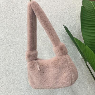 China Wholesale Fashion Winter Shoulder Bag Fashion Tan Fluffy Bag Large Capacity Faux Fur Headbag For Fashionable Women Custom Size for sale