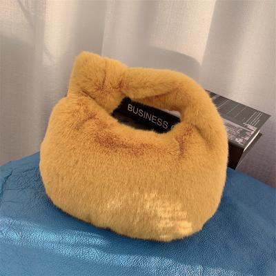 China Wholesale Fashion Winter Shoulder Bag Fashion Tan Fluffy Bag Large Capacity Faux Fur Headbag For Fashionable Women Custom Size for sale