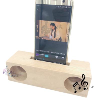 China Fanshion Newest Design Hot Selling Speakers For People Cell Phone Stand Lazy Speaker for sale