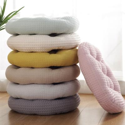 China Viable Wholesale Unique Round Bright Floor Mats 45*45cm Colors Pouf Plaid Waffle Cotton Cushions for sale