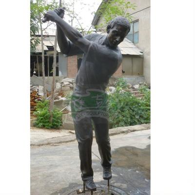 China Europe Metal Crafts Antique Bronze Sport Bronze Statue Man Playing Golf Statue for sale