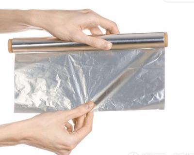 China Kitchen Use High Quality 8011 Food Baking Aluminum Foil Can Be Customized for sale