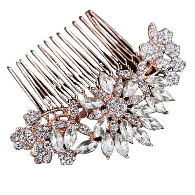 China European and American Vintage Floral Korean Hair Comb Rhinestone Hair Clips Hair Clips Bridal Jewelry Pearl Wedding Hair Accessories for sale