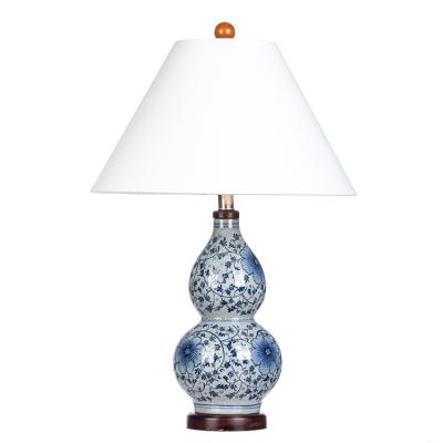 China Wholesale Custom Asian Hotel Retro Blue White Blue White Decoration Custom Wholesale Living Room Bed Gourd Chinese Ceramic Table Lamp New for sale