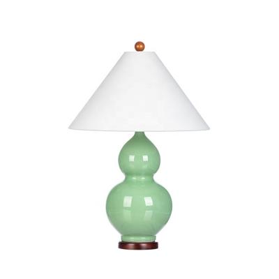 China New Chinese style gourd vase lamp Asian Jingdezhen desk lamp living room bedroom bunk lamp hotel pale green ceramic study for sale