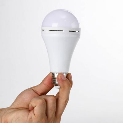 China 90LM/W led bulb factory direct sales item new indoor recharble bulb E27 B22 9w led emergency bulb for sale