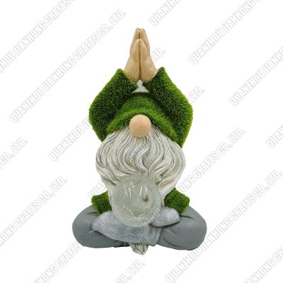 China Hot Sale Outdoor Sculpture Christmas Santa Gnomes Ornaments Decoration Resin Gnome Statue In Europe for sale