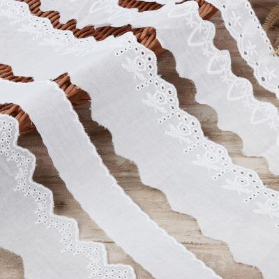 China 2023 Fashion Viable High Quality White Guipure Lace 100% Polyester Decorate Lace Trim By The Yard for sale