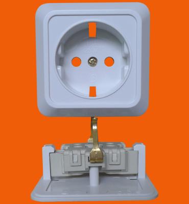 China Commercial German Style Surface Mounted 2 Pin Socket Outlet With Ground (S1010) for sale