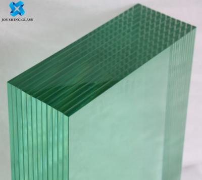 Chine Le verre feuilleté durci couvre 2mm 3mm 4mm 5mm 6mm 8mm 10mm 12mm 15mm 19mm à vendre