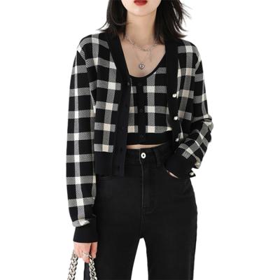 China Anti-Wrinkle Houndstooth Button Up Crop Top Jumper Cardigan Women Sweater Custom Made for sale