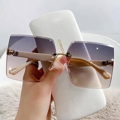 China Cheap Multi Color 2021 Fashion Sunglasses Custom Logo Window Shade Luxury Wholesale Metal Sunglasses Case for sale