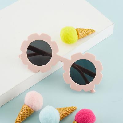 China 2022 fashion sunglasses the little girl fashion custom volume around the flower sunglasses children for sale