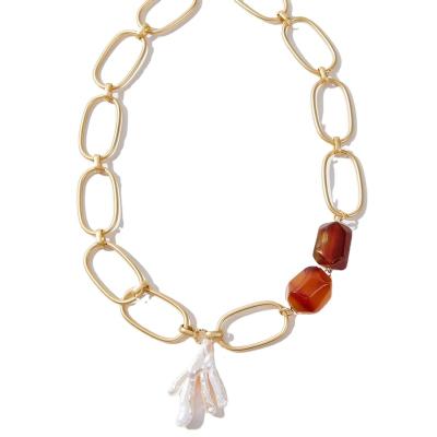 China Large Oval Chain Link Fashion Environmentally Friendly Jewelry Choker With Natural Semi-precious Stone 2 and Small Freshwater Pearl Feet Women Necklace for sale