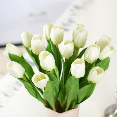 China 2021 new design home decoration artificial flower tulip decoration simple silk flowers for sale