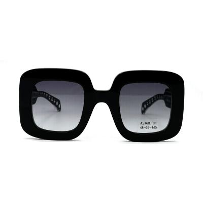 China Tijdloze vierkante frames voldoen aan gradiëntgrijze lenzen, verklaring AS168 Te koop