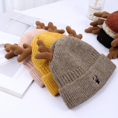 China breathable & Custom Logo Cotton Yarn Beanie Hats Winter Waterproof Hats Factory Unisex Cute Pompom Knitted Women Velvet Beanie Hat for sale