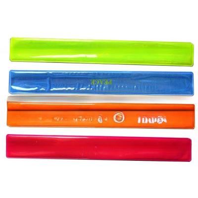 China Diseño de moda LED reflector Snap Bracelet PVC reflector Slap Band para artículos de seguridad en venta