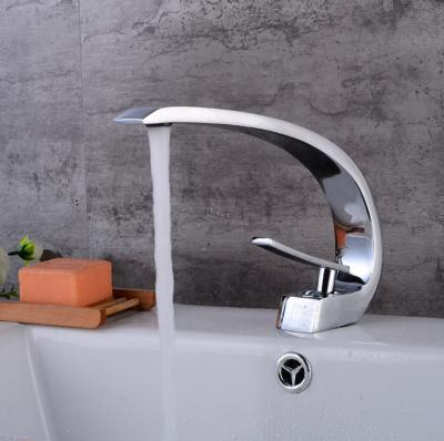 China Restaurant Thermostatic Basin Faucet Hotel Vanity Bathroom OEM Faucets Hot And Cold Water Faucet for sale