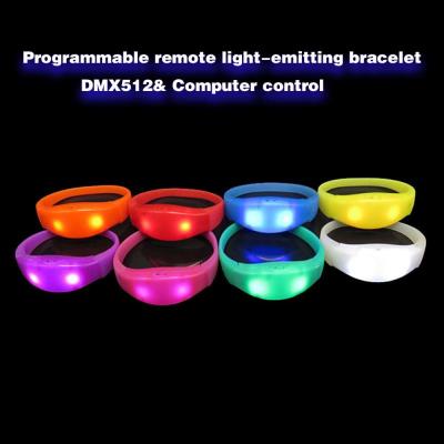 China LED licht op Armband feestbenodigdheden voor kinderen Volwassenen flitsende LED armband voor concerten verjaardag carnaval feesten deel Te koop