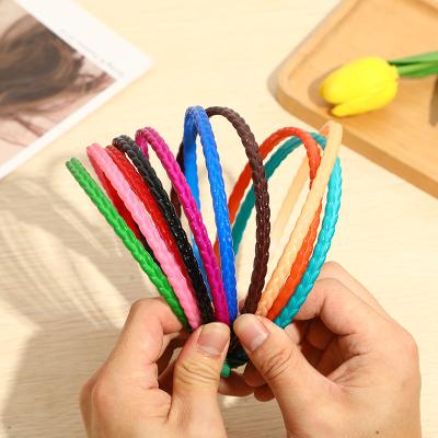 China Ladies Plastic Popular Simple Headband Fashion Hair Bands Plastic Hair Accessories for sale