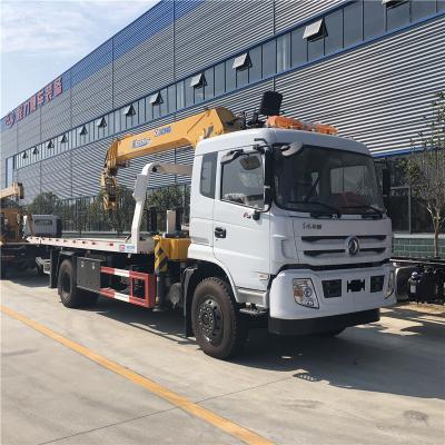 Chine 4x2 Euro 3 Dongfeng 8000 kg Self Loader Remorque avec 5 tonnes Téléscopique grue à vendre