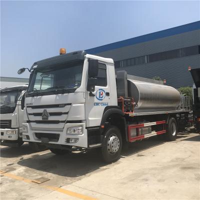 China Sinotruck Howo 10 Cbm 12 Cbm Truck Mounted Bitumen Sprayer Met Dongfeng Chassis Te koop