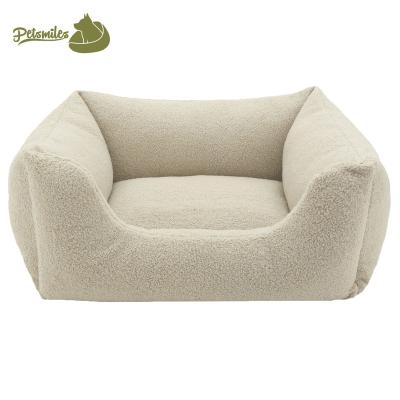 China 2021 New Lambswool Dog Bed Waterproof Luxury Rectangular High Quality Designer Warm Wool Dog Bed for sale