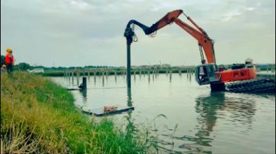 China River Excavator Mounted Pile Driver for sale