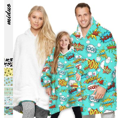 China Anti-wrinkle 2021 winters new customizable pattern digital printing wearable blanket with hood flannel hoodie loose covering blanket for sale