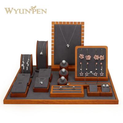 China Morden WYP Luxury Custom Chain Display Rack Jewelry Display Rack Set On Sale for sale