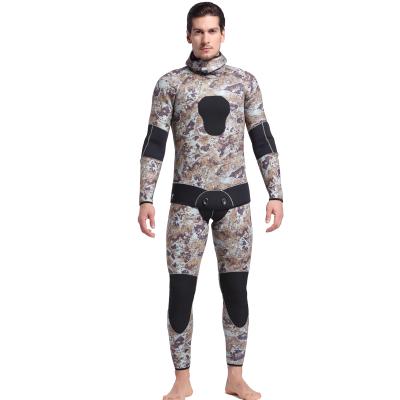 China Antibacterial Men's 5mm Neoprene Camouflage Diving Wetsuit Full-Body Thermal Wetsuit With Hood For Spearfishing for sale