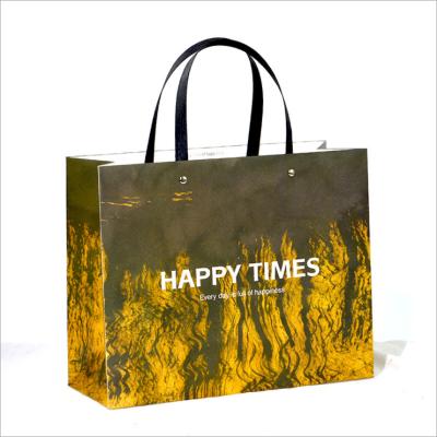 China Recyclable Retro Clothing Gift Bag Cosmetic Paper Handheld Shopping Bag for sale