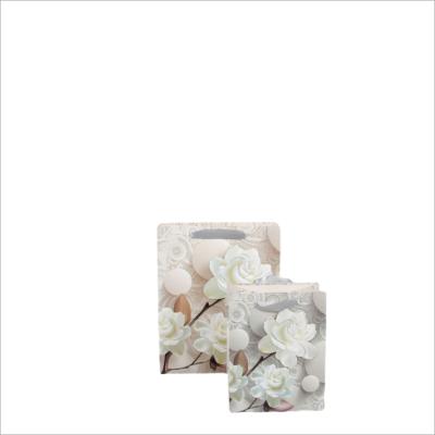 China Recyclable White Rose Gift Bag Flower Paper Gift Bag 3D Dusting Shopping Bag Packaging Process Customization for sale